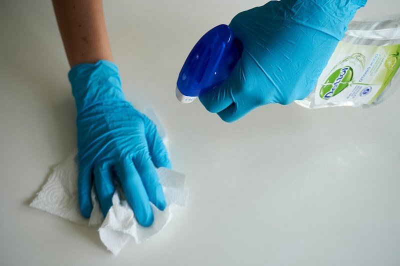 The Best Way to Clean and Sanitize Your Restaurant Tables