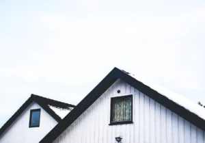 6 Signs Your House Desperately Needs a Roof Job
