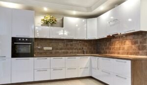 Selecting the Ideal Finish for Your Kitchen Cabinets: A Guide with Helpful Tips