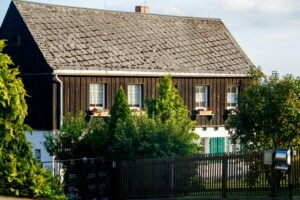 Anchorage’s Fence Boom: The Surprising Impact of Remote Work on Home Improvement Trends